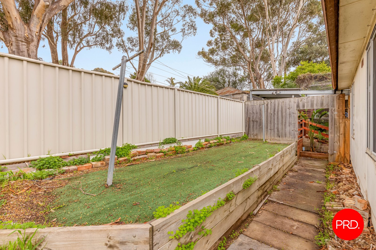 27a Holmes Road LONG GULLY 9