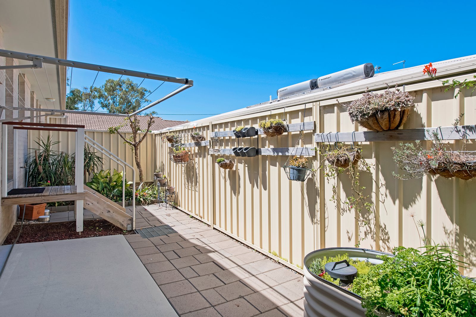 27A Lake Street LAURIETON 8