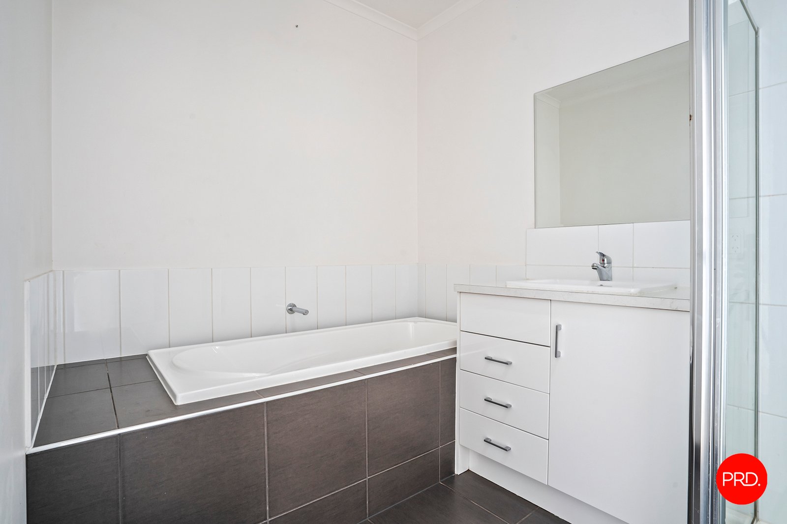 27A Londonderry Way EPSOM 11