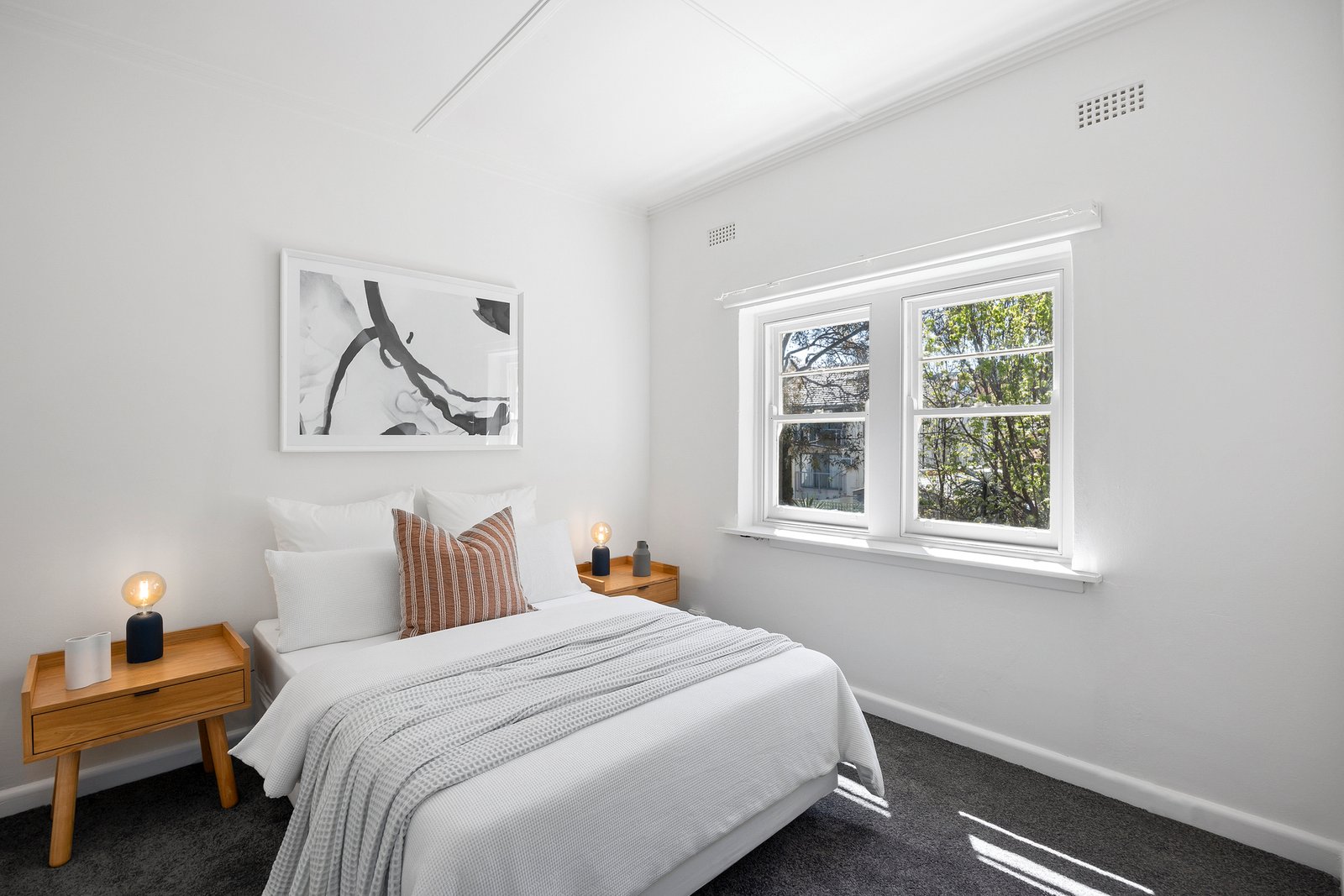 Real Estate and Property in 27A Nepean Highway, Elsternwick, VIC