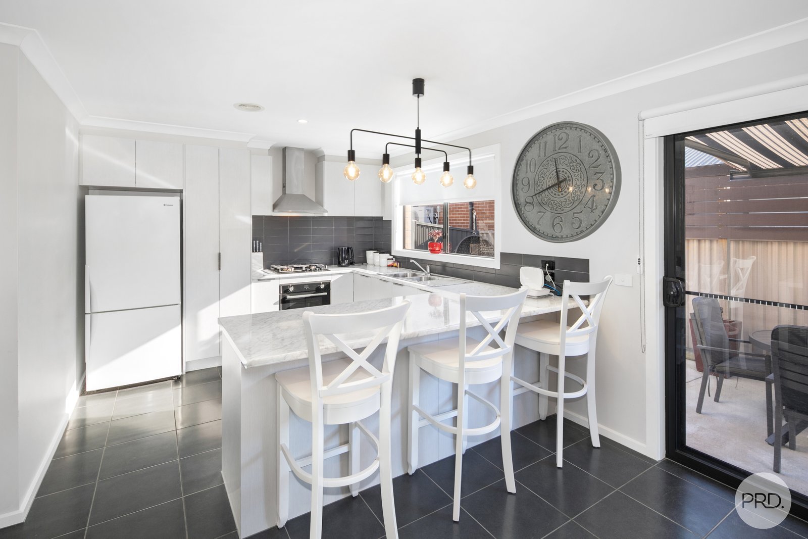 2/7A Verdon Street SEBASTOPOL 3