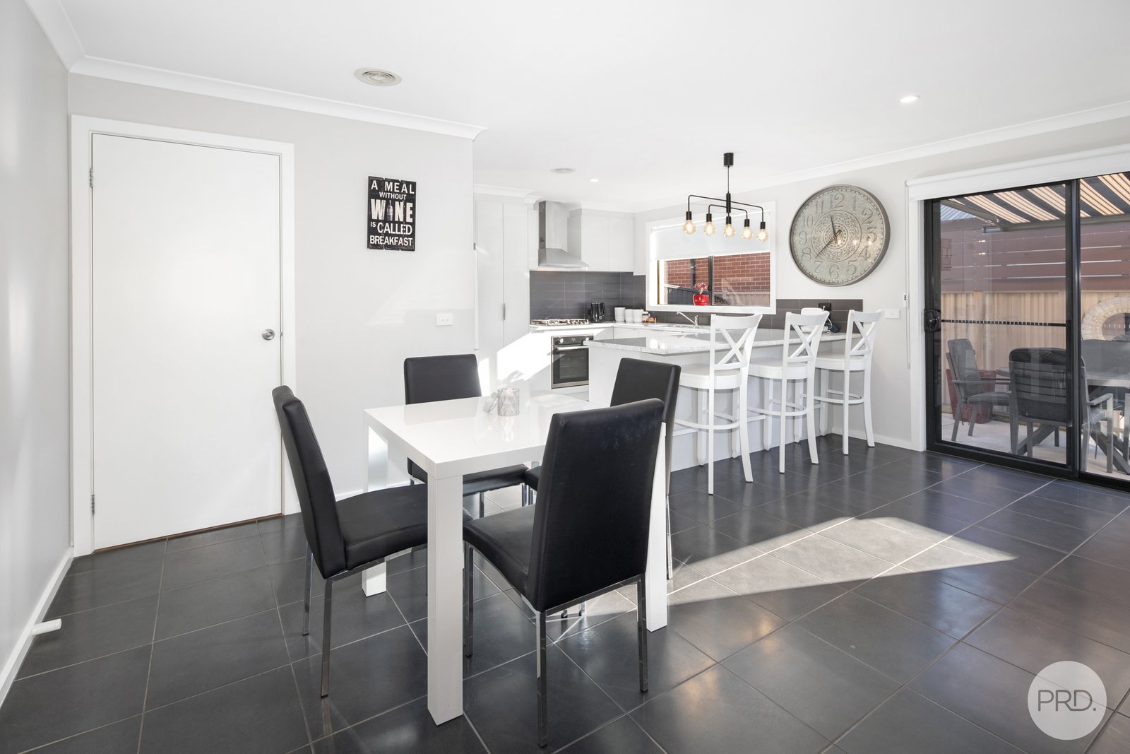 2/7A Verdon Street SEBASTOPOL 4