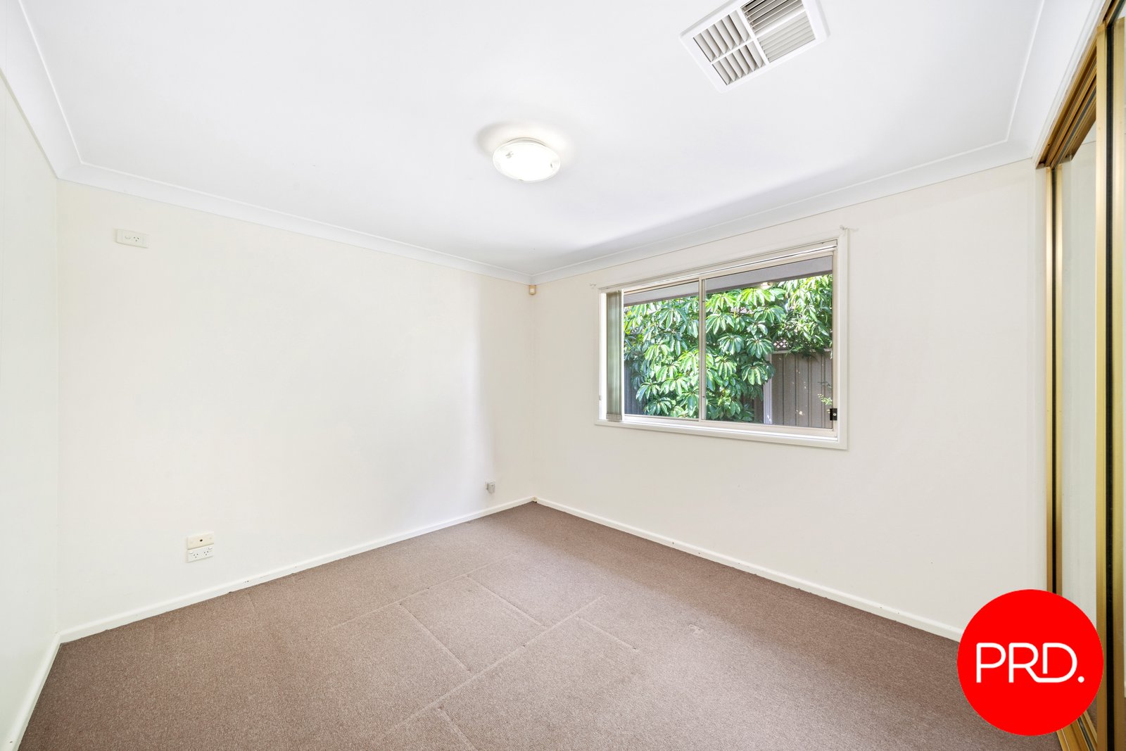 2/7A Wilberforce Road REVESBY 4