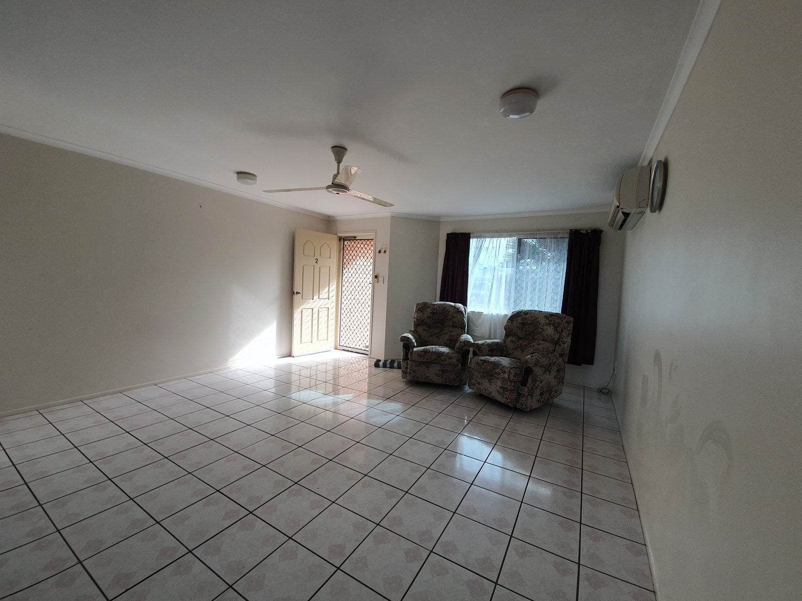 2/8-10 Gardenia St  PROSERPINE 6