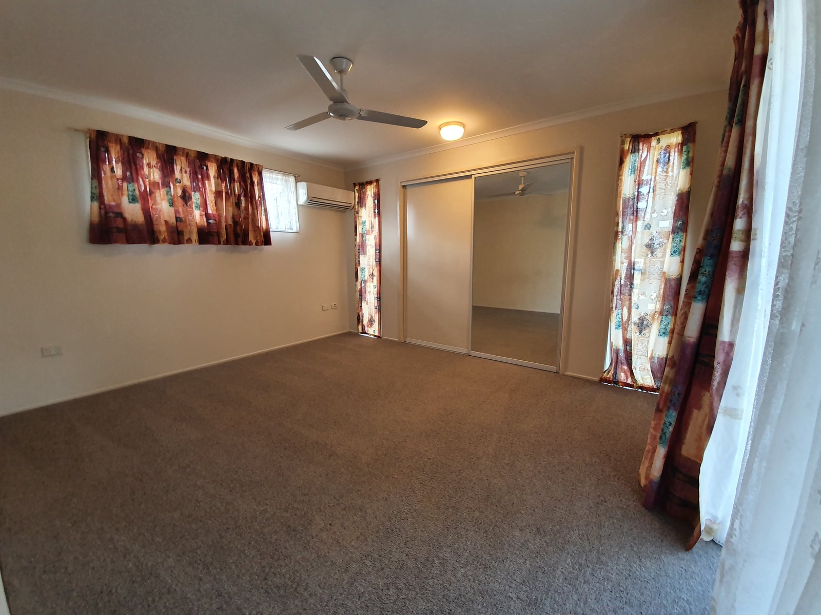 2/8-10 Gardenia St  PROSERPINE 7
