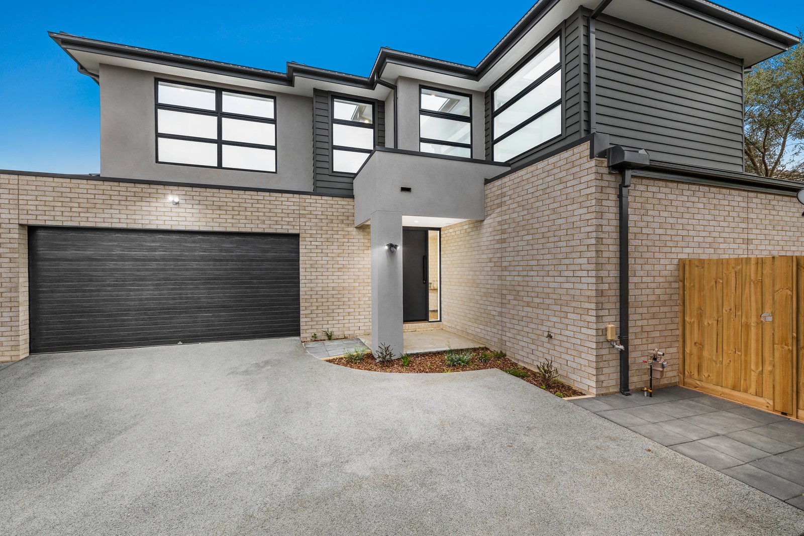 Gallery: 2/8-10 McIntosh Street