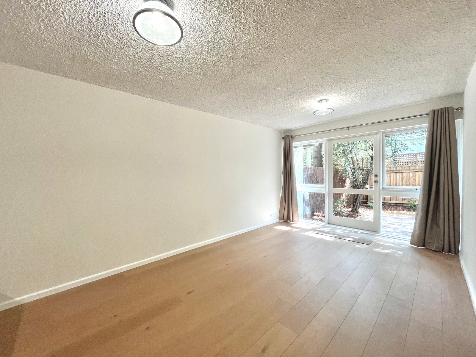 Gallery: 2/8-10 Summerhill Road