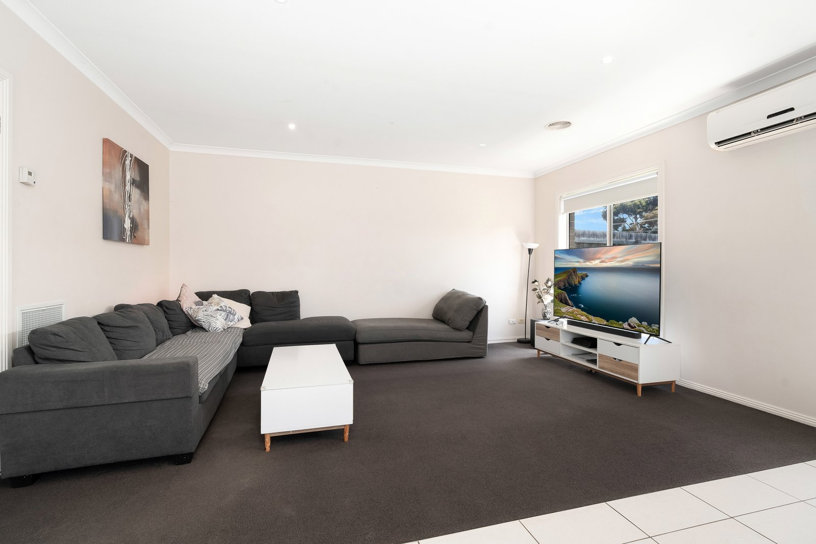Gallery: 2/8-9 Fieldman Court