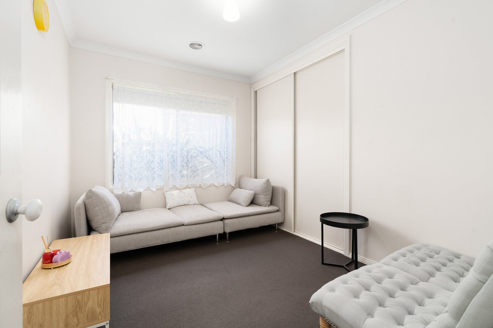 Gallery: 2/8-9 Fieldman Court