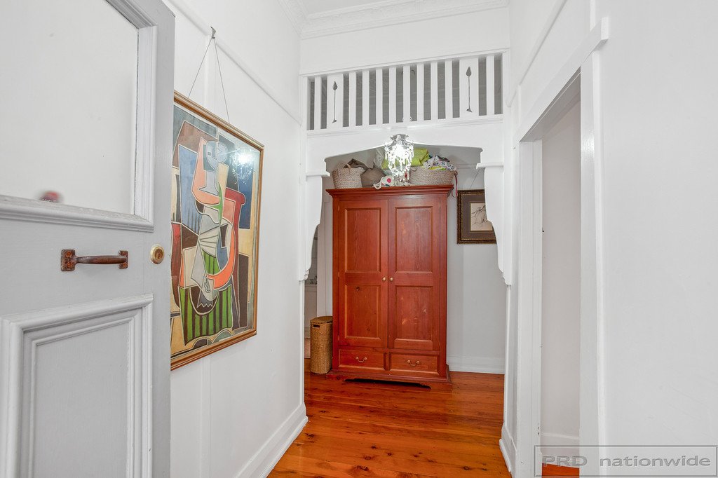 28 Allan Street LORN 3