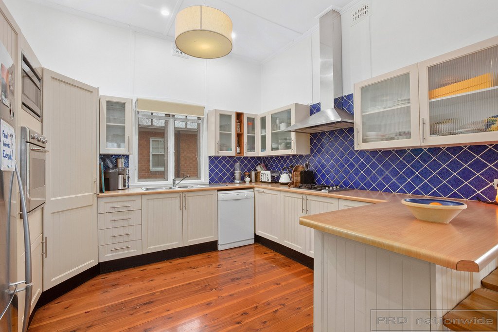 28 Allan Street LORN 7