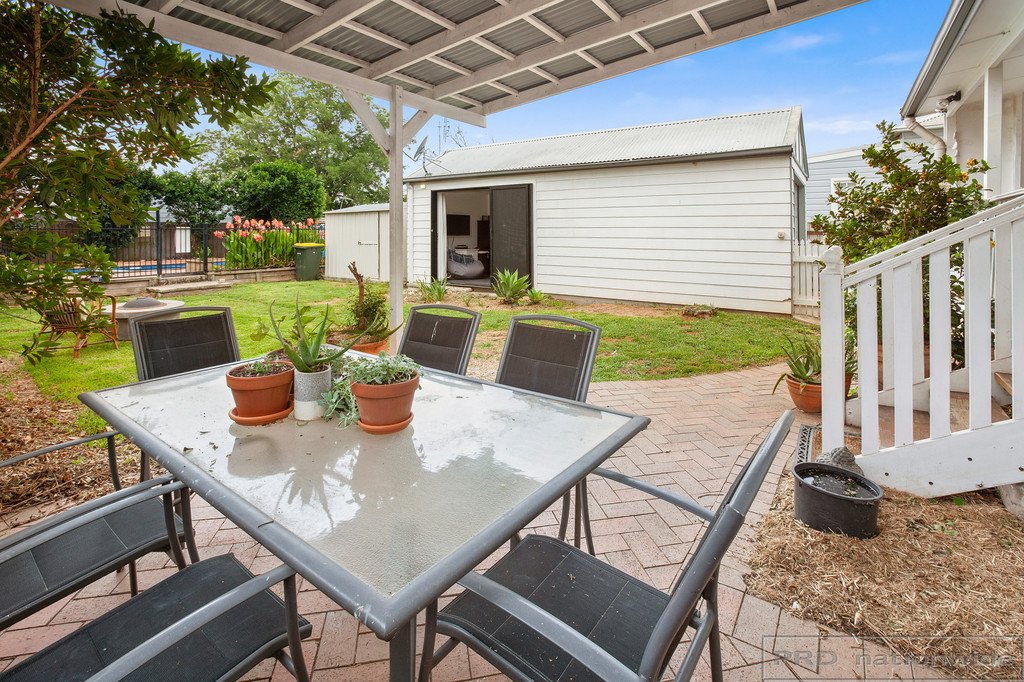 28 Allan Street LORN 14