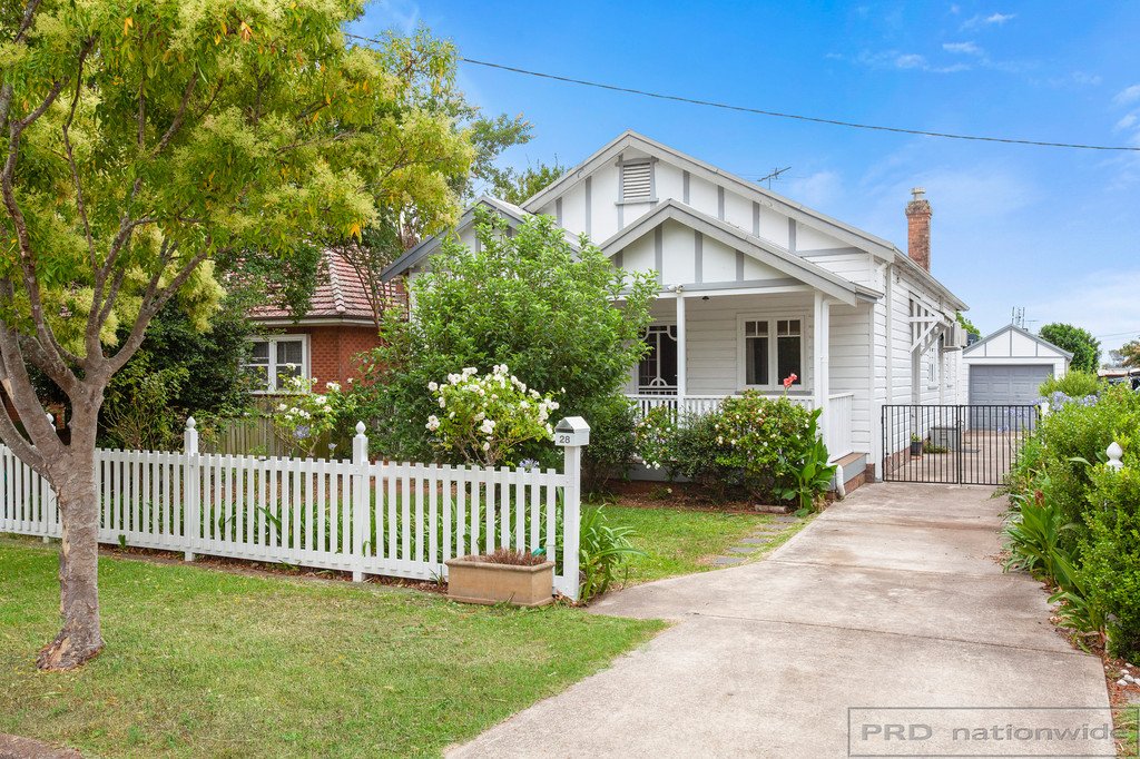 28 Allan Street LORN 2
