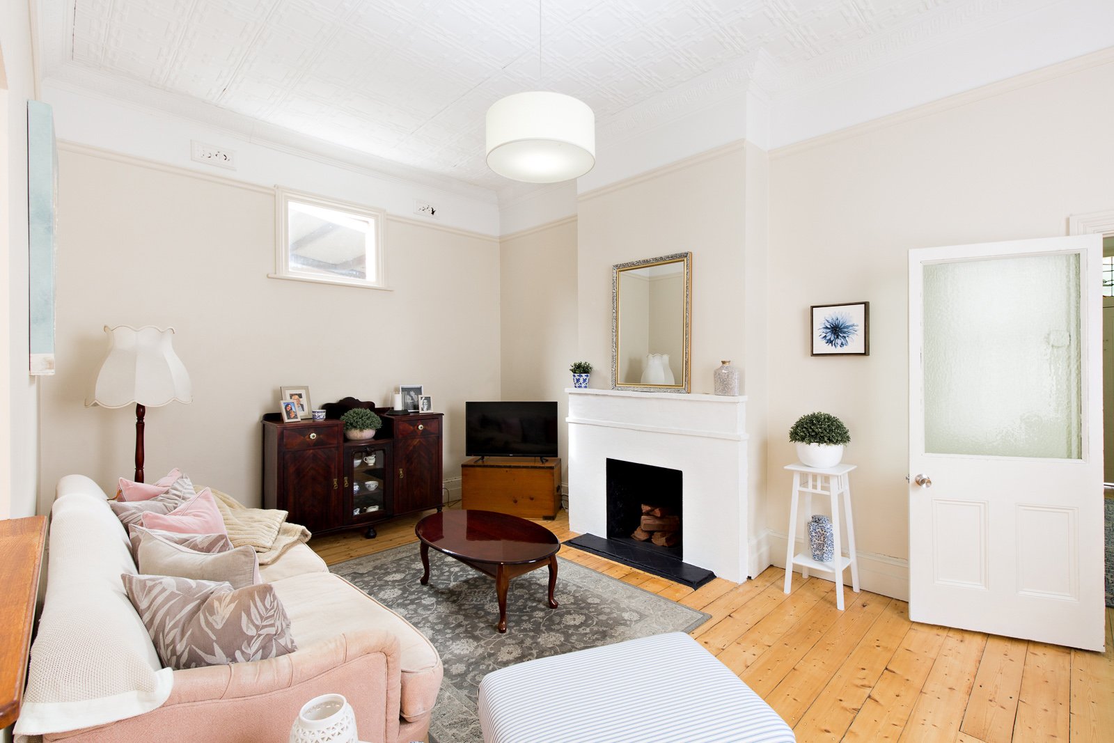 Gallery: 28 Anderson Street West