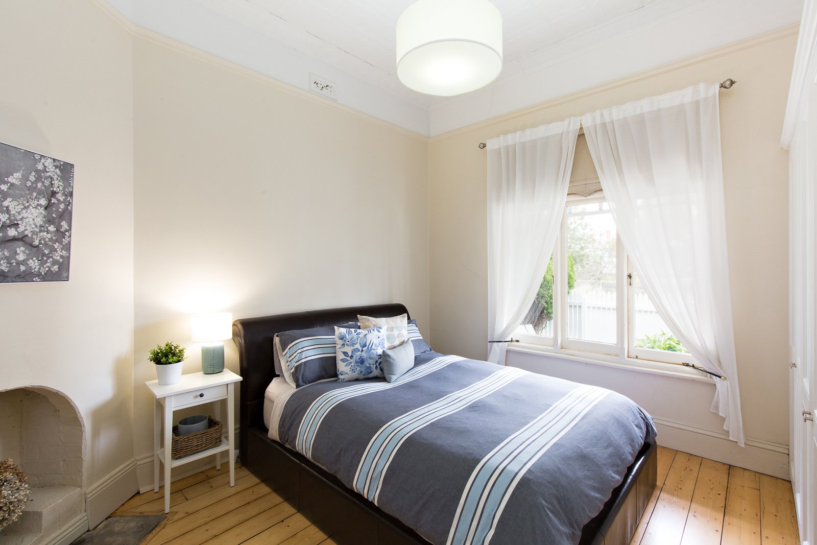 Gallery: 28 Anderson Street West