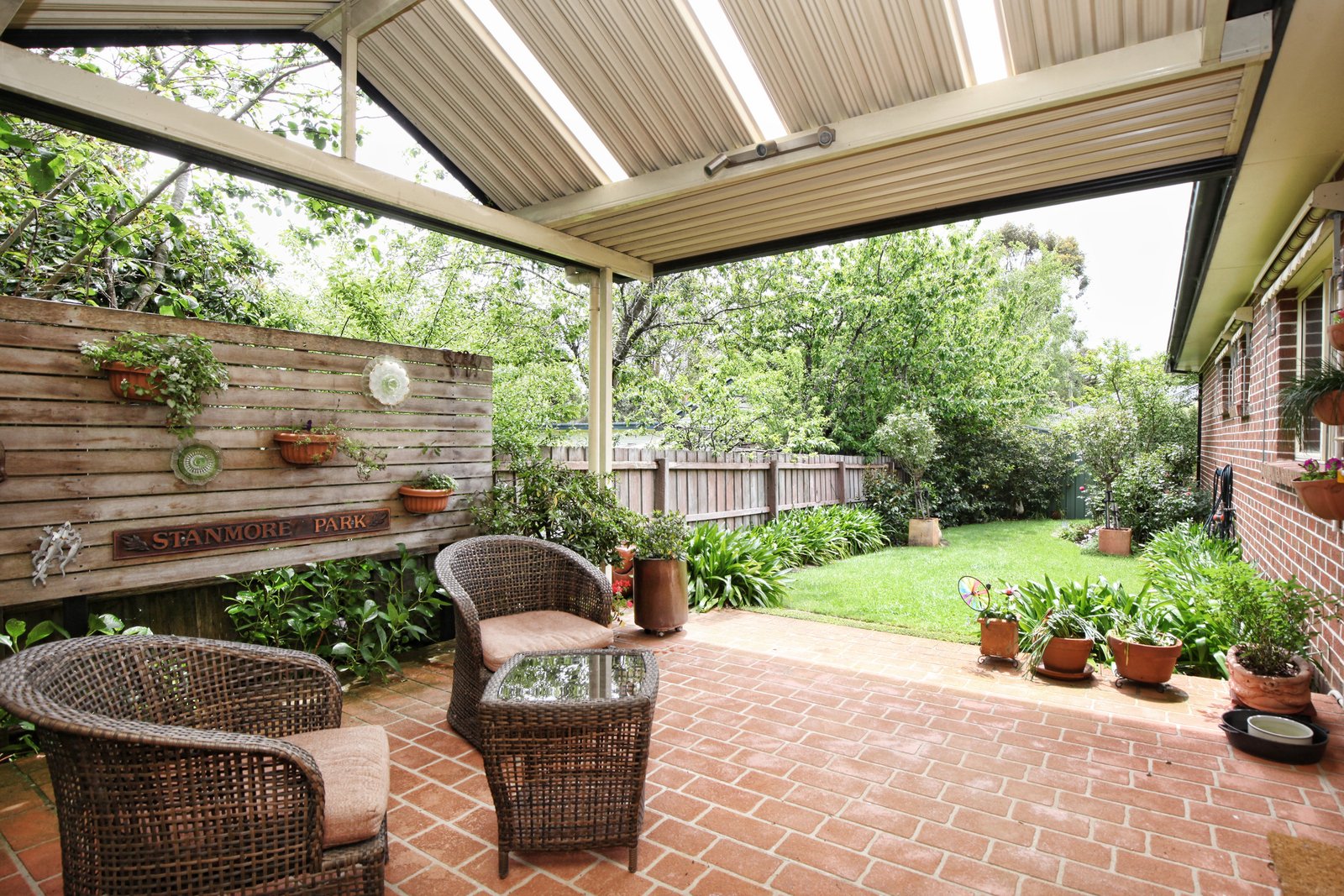 Real Estate and Property in 2/8 Anslow Street, Woodend, VIC