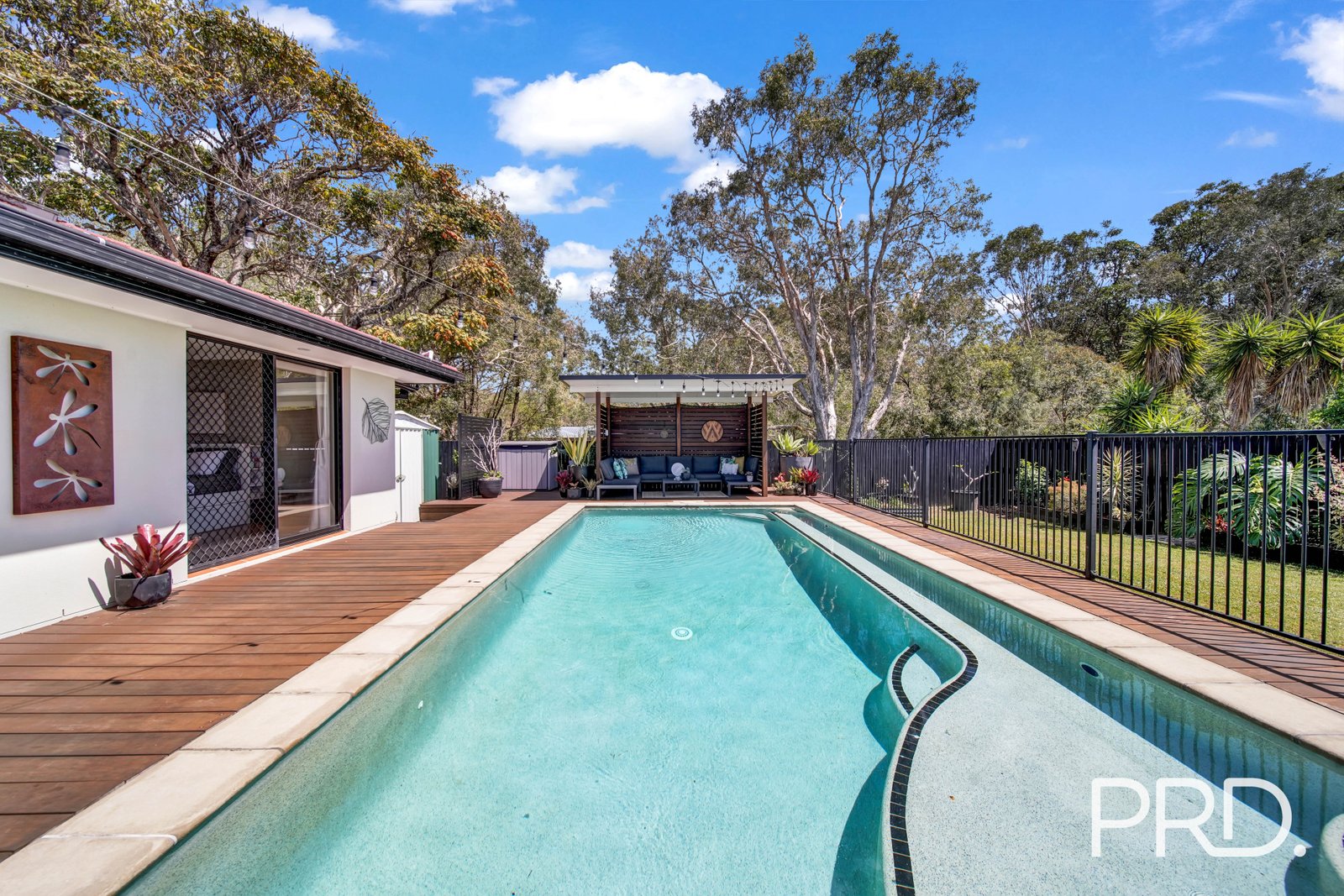 28 ARLINGTON Street CLEVELAND 2