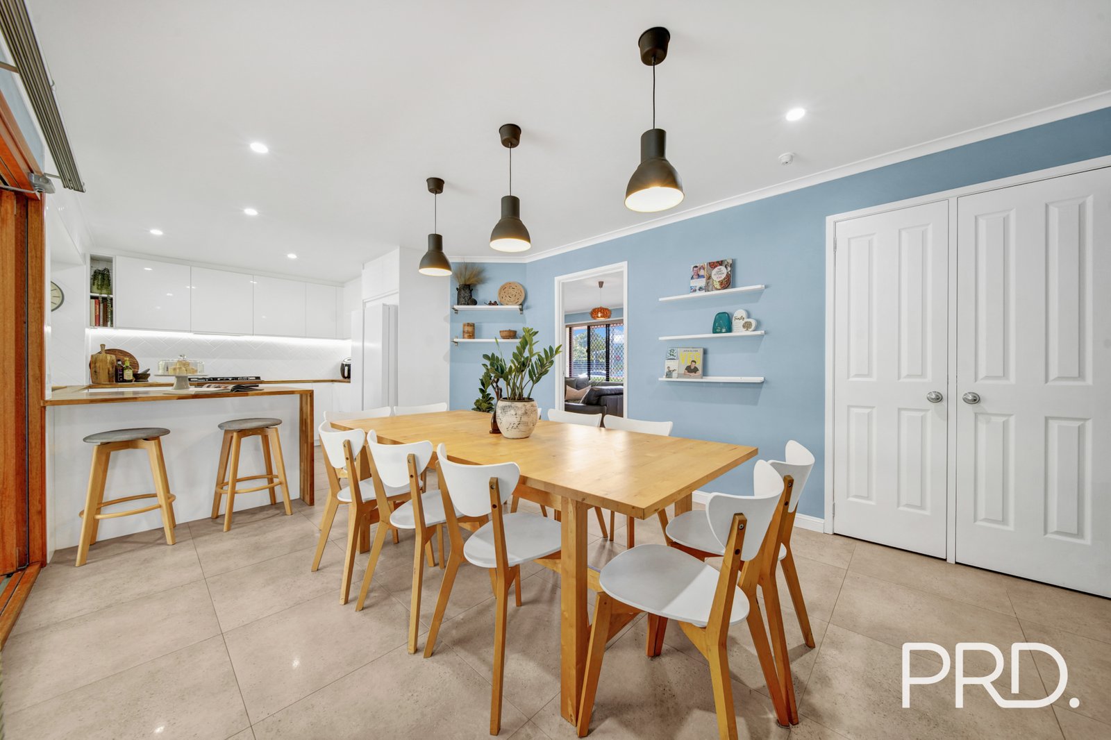 28 ARLINGTON Street CLEVELAND 14