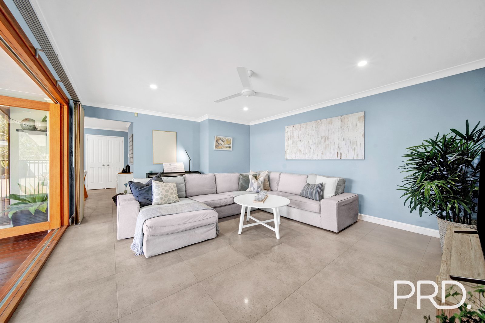 28 ARLINGTON Street CLEVELAND 16
