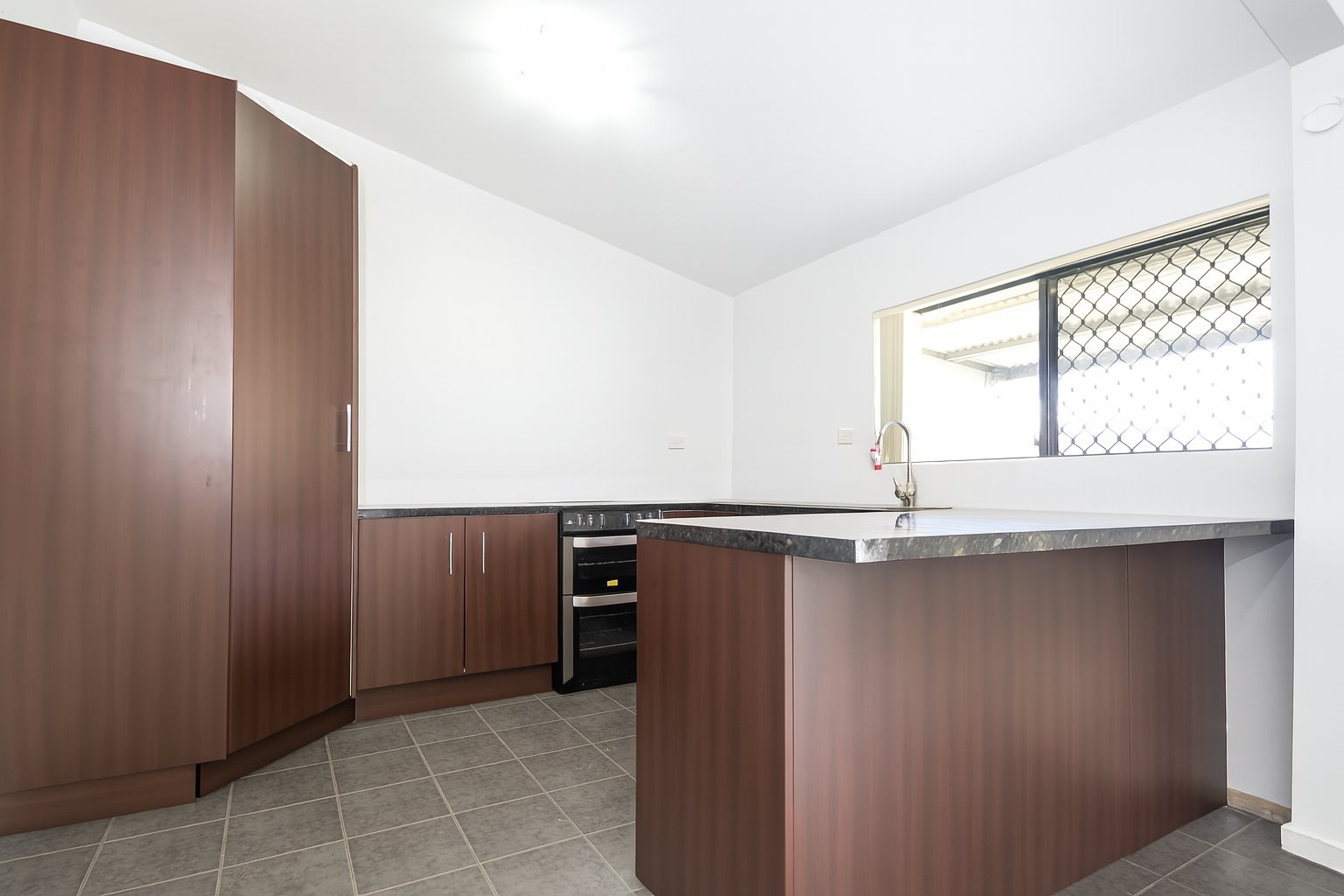 2/8 Avonlea Street DAPTO 2