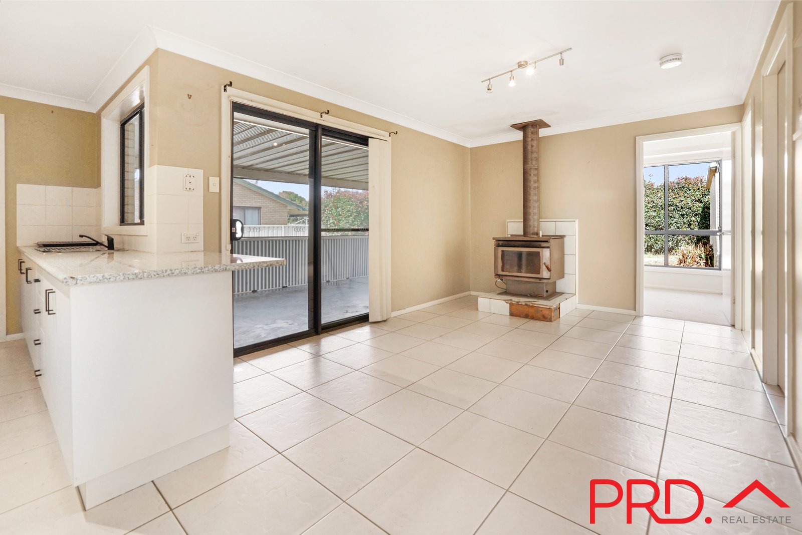 28 Banks Street TAMWORTH 5