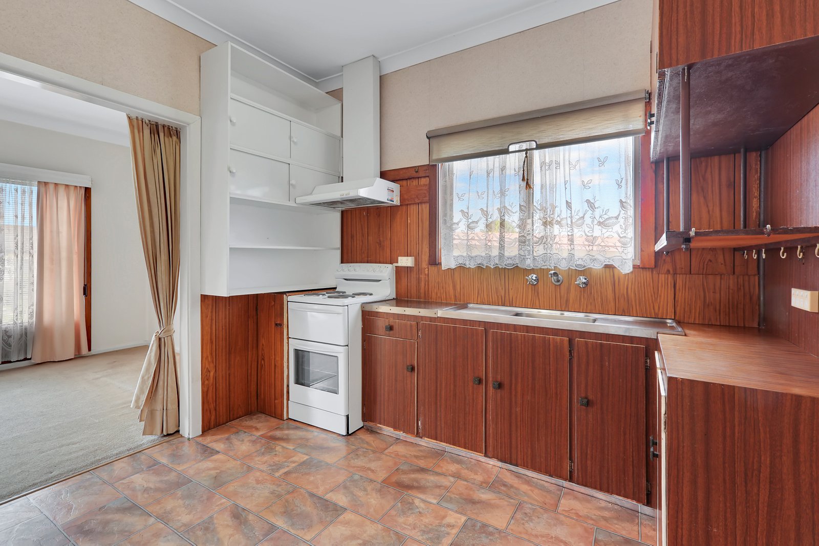 28 Barina Avenue LAKE HEIGHTS 6