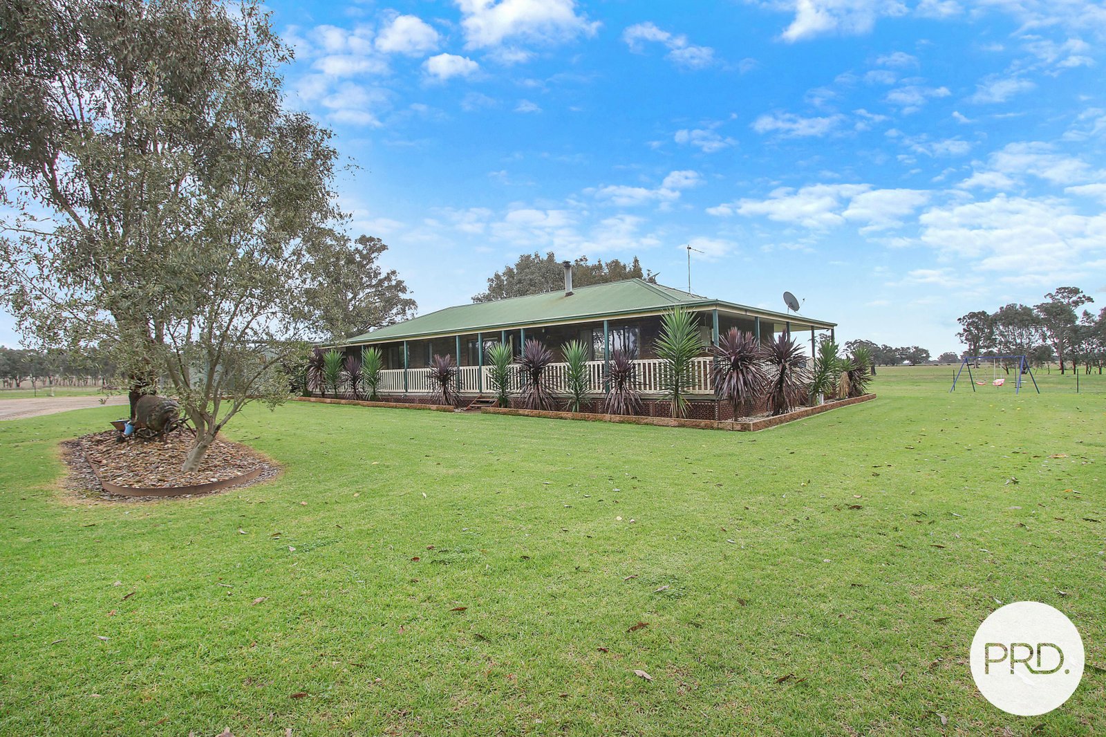 28 Beach Road East  BURRUMBUTTOCK 2