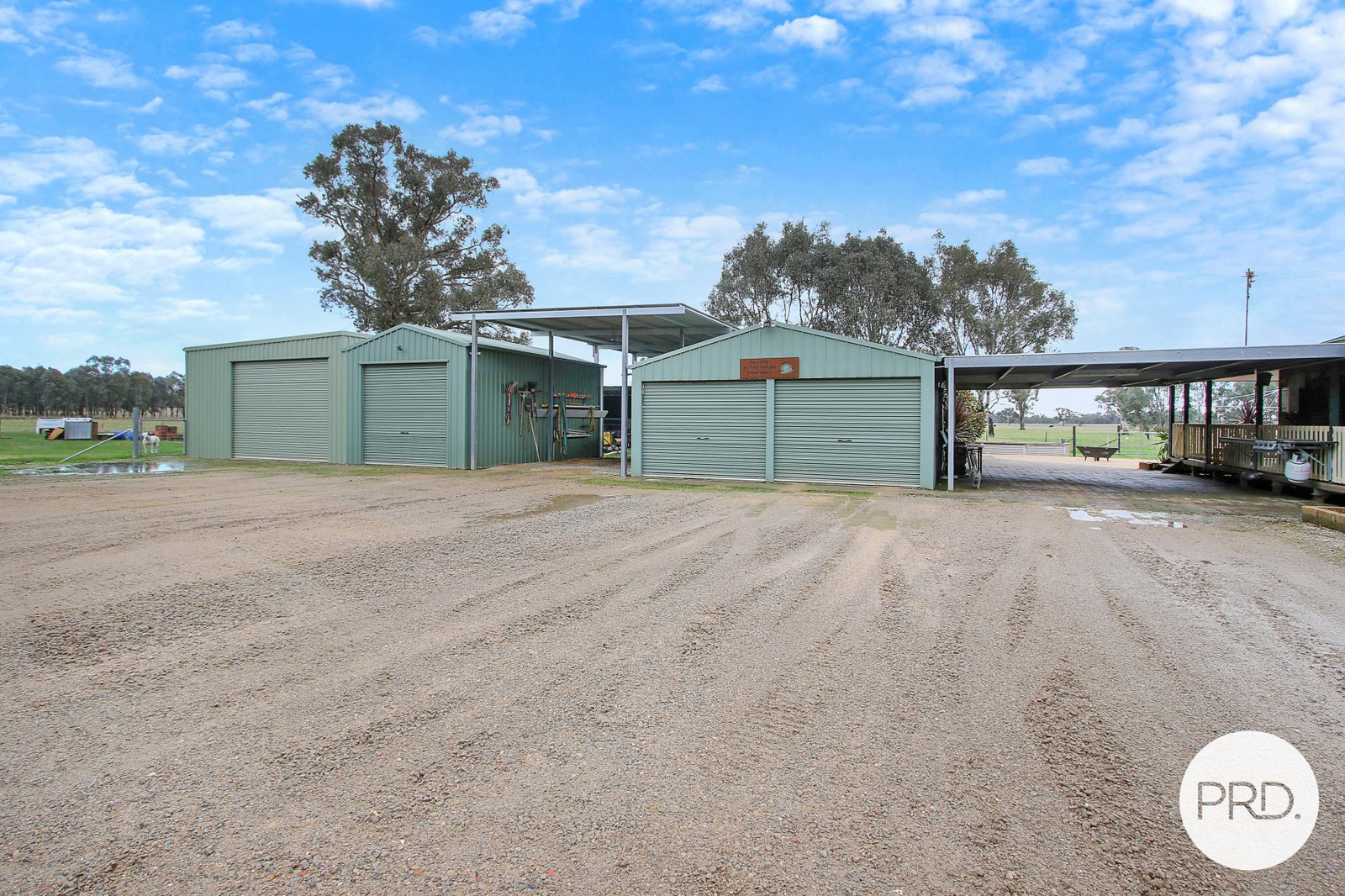 28 Beach Road East  BURRUMBUTTOCK 4