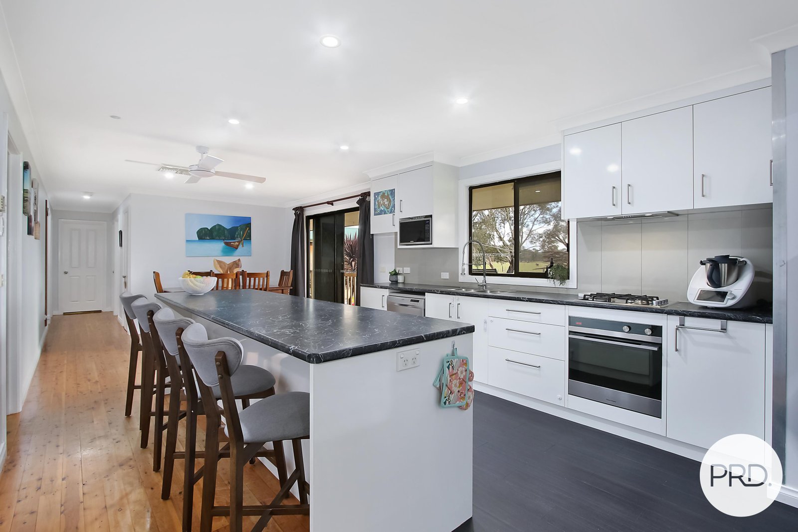 28 Beach Road East  BURRUMBUTTOCK 7