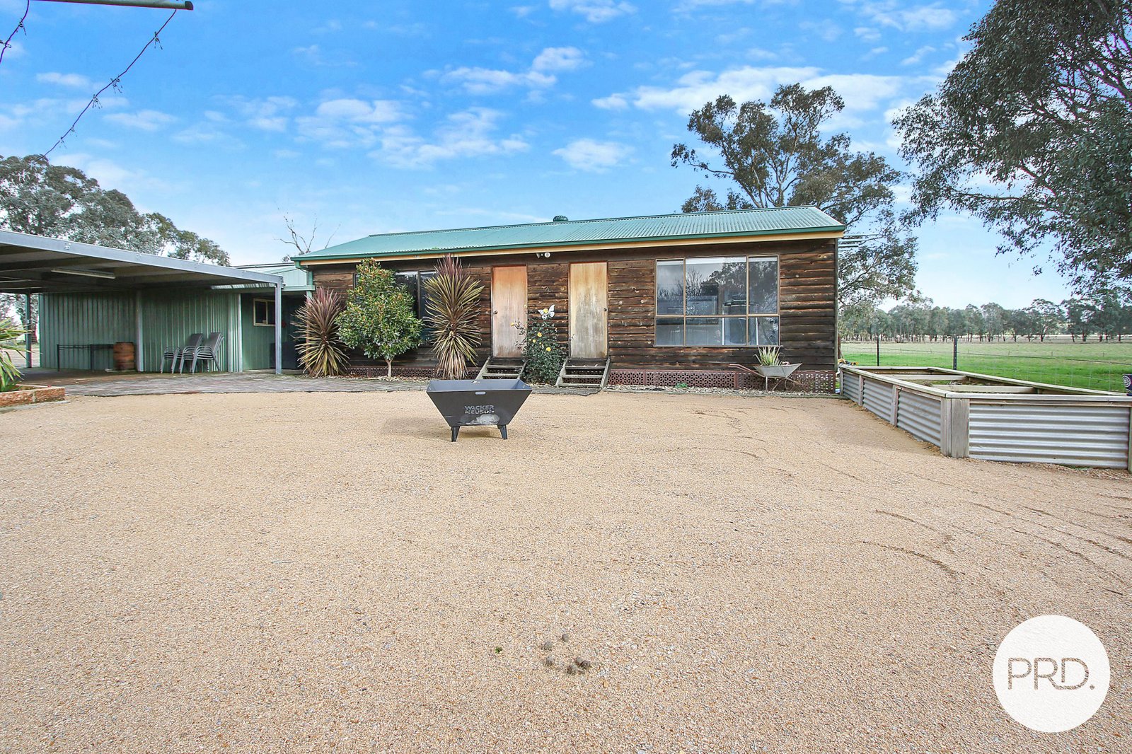 28 Beach Road East  BURRUMBUTTOCK 17