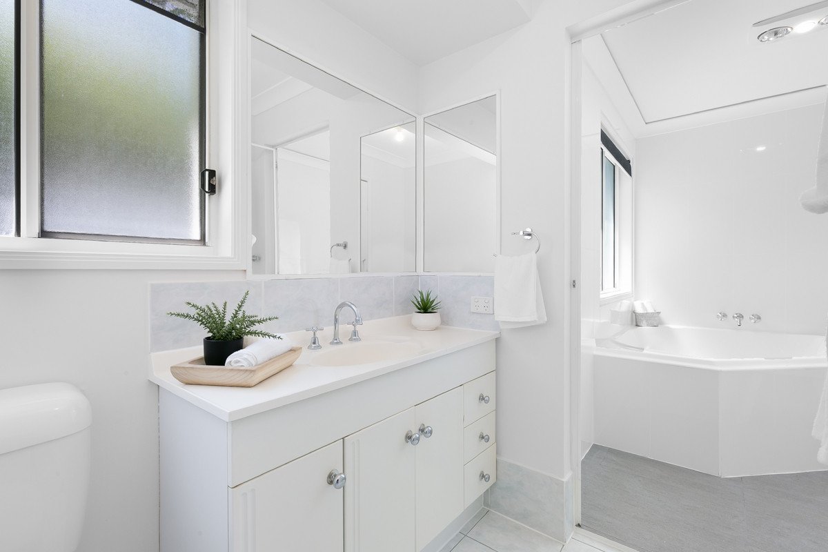 28 Beaconsfield Drive Burleigh Waters 9