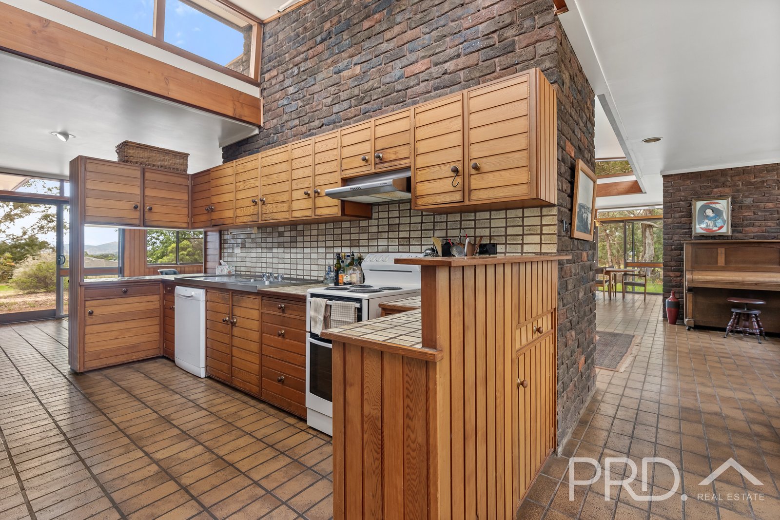 28 Boonderoo Road TUMUT 7