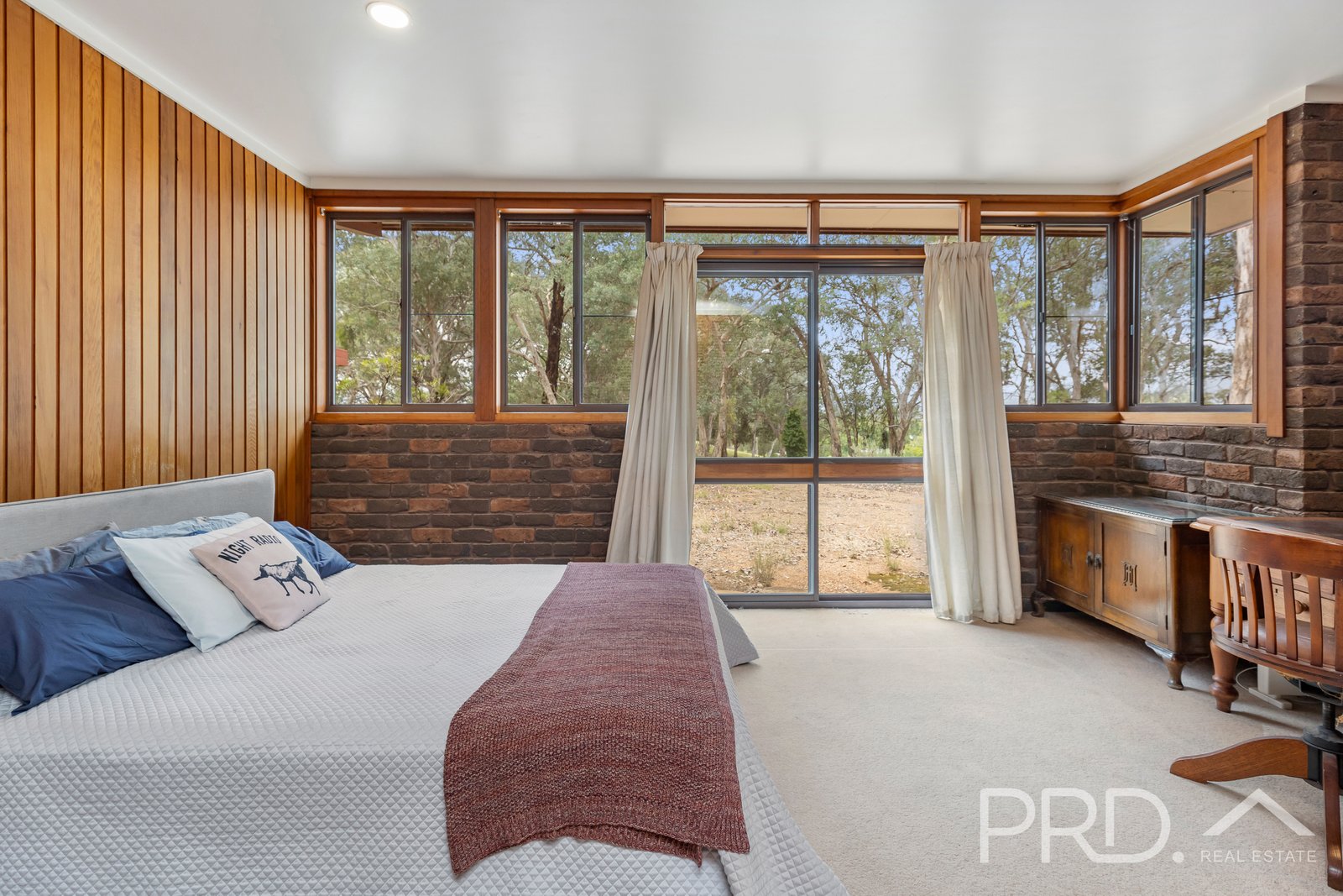 28 Boonderoo Road TUMUT 9