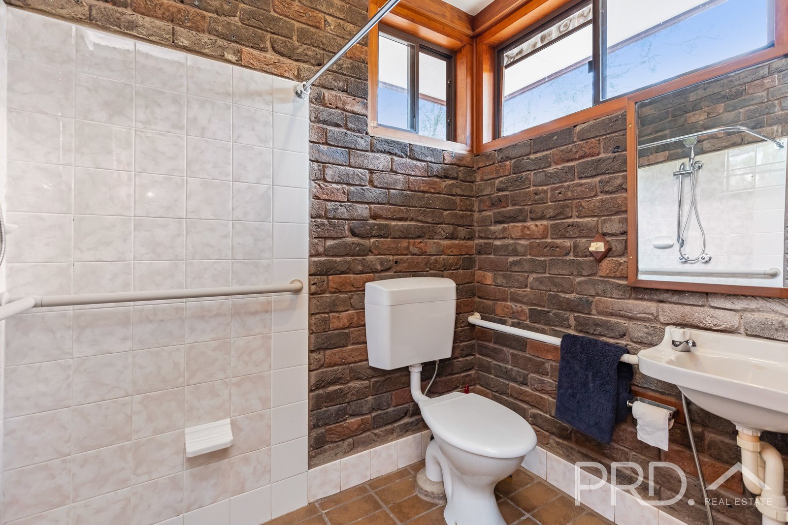 28 Boonderoo Road TUMUT 11