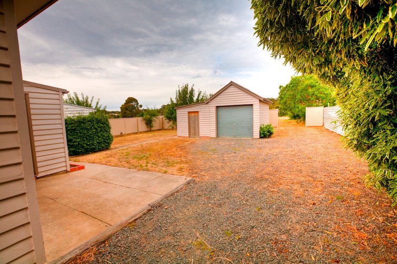 28 Bradbury Street BROWN HILL 9