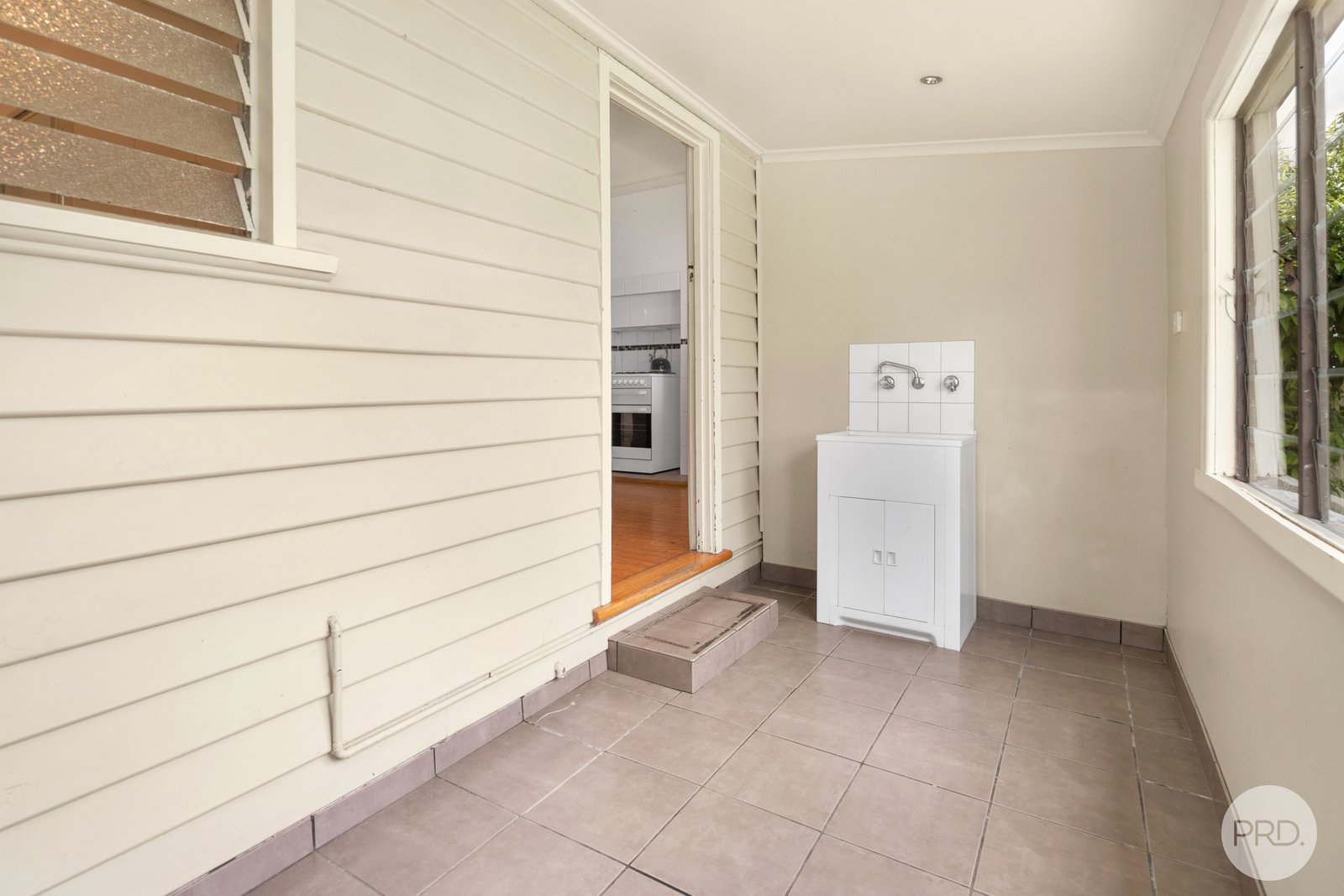 28 Bradbury Street BROWN HILL 8