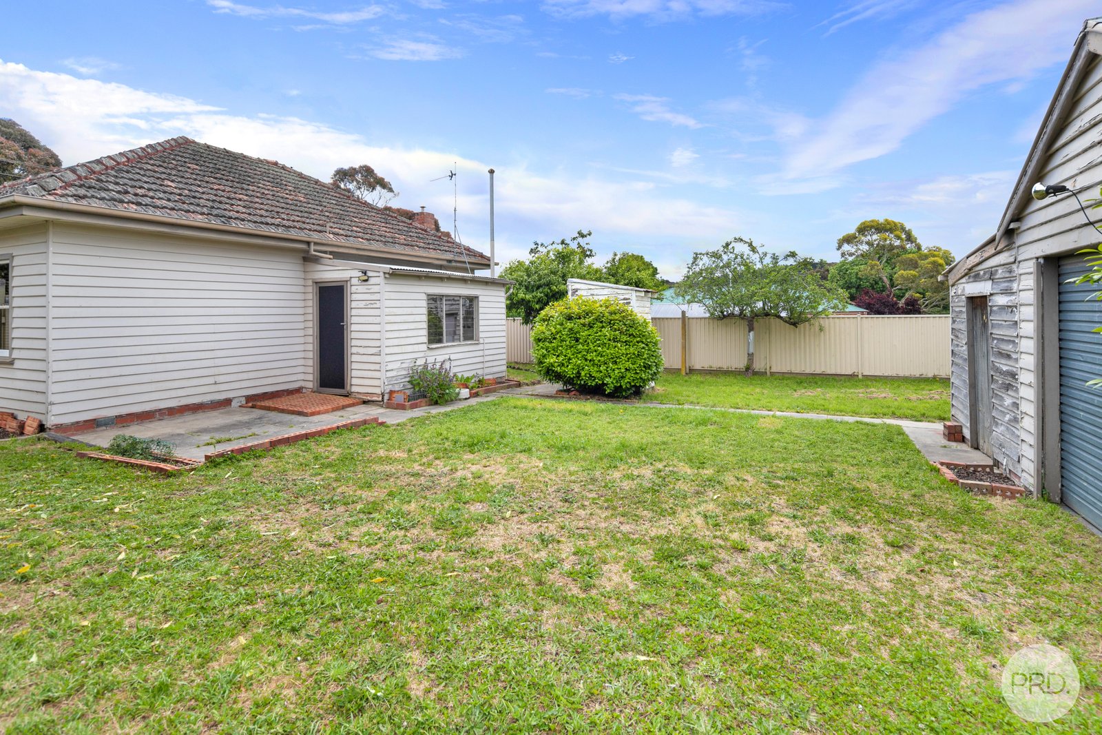 28 Bradbury Street BROWN HILL 9