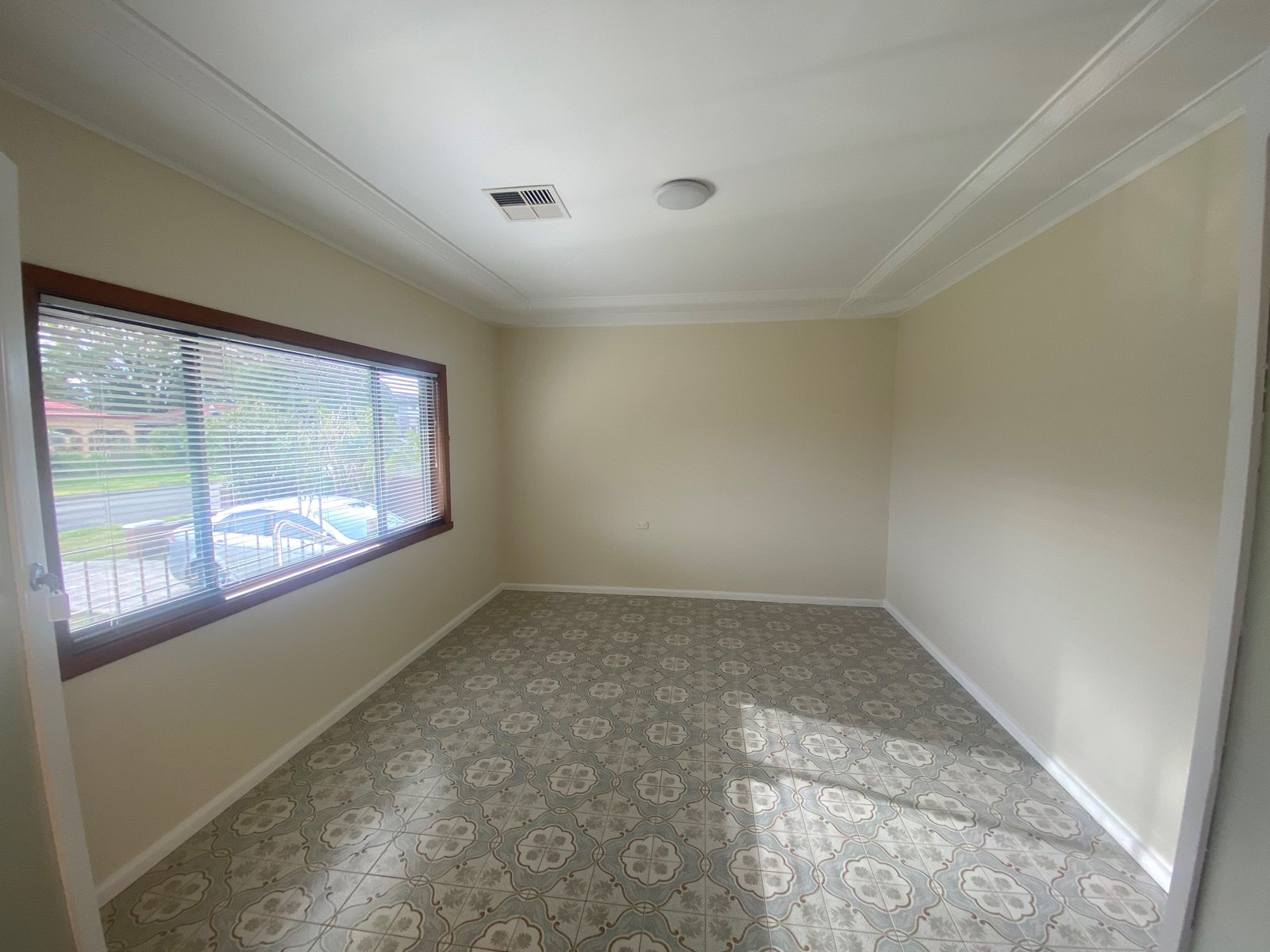 28 Bradshaw Avenue MOOREBANK 3