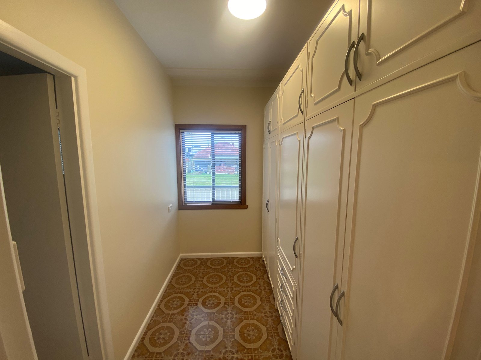 28 Bradshaw Avenue MOOREBANK 14