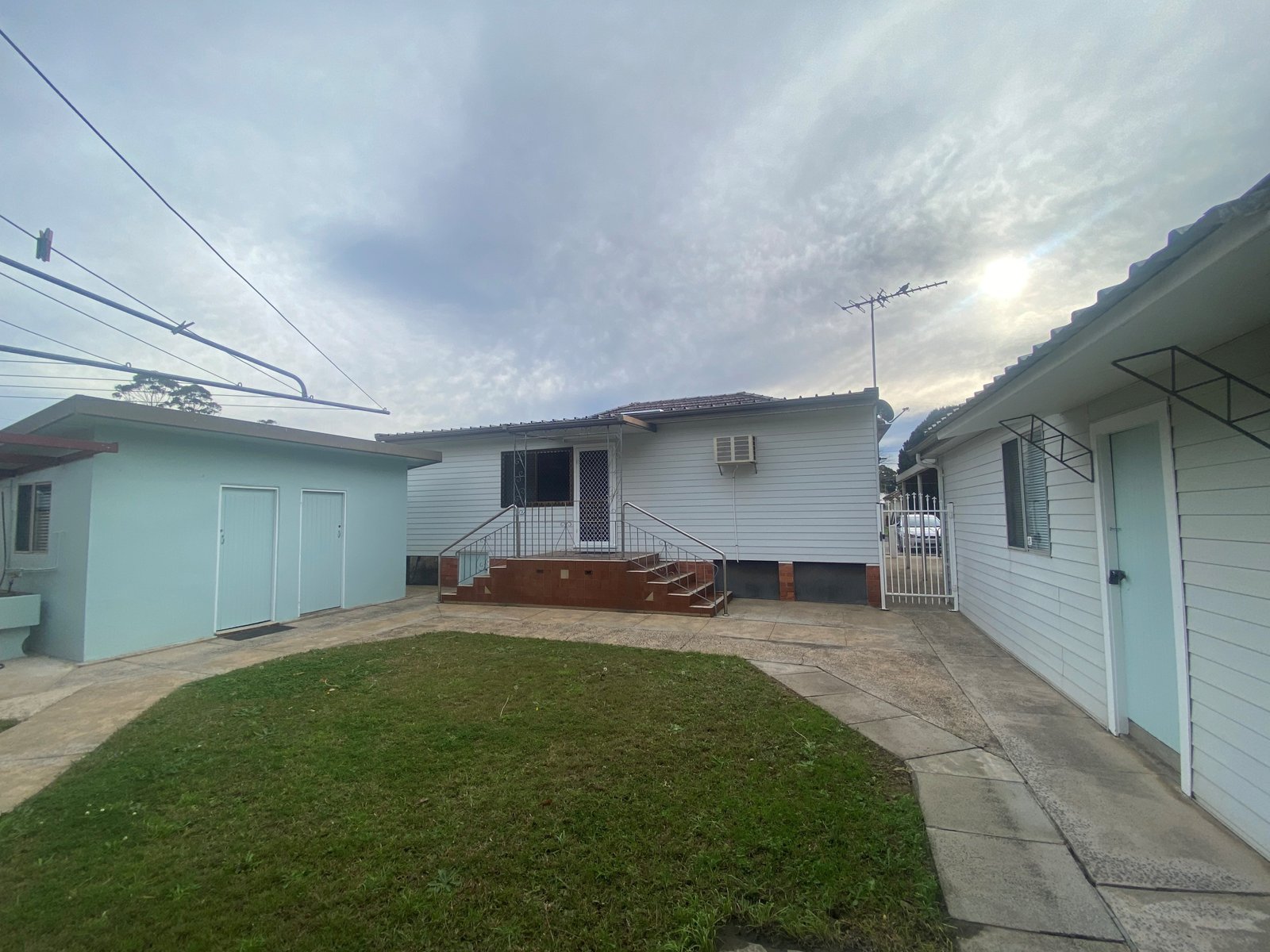 28 Bradshaw Avenue MOOREBANK 15