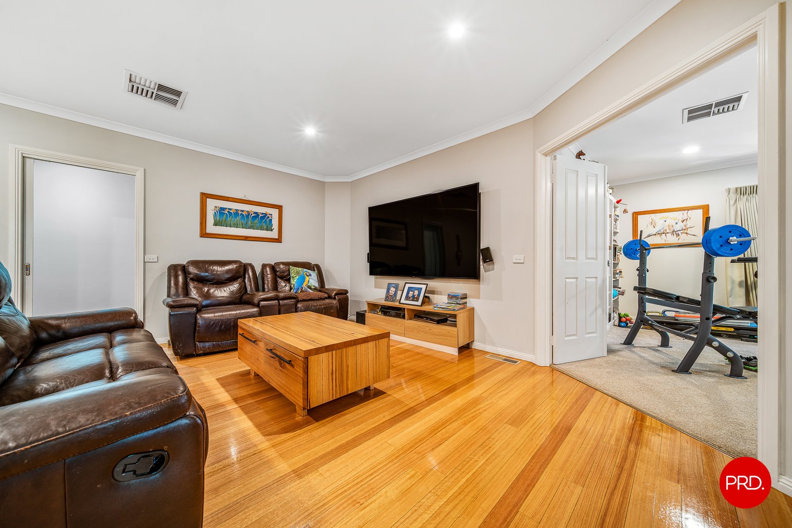 28 Braeside Drive JUNORTOUN 8