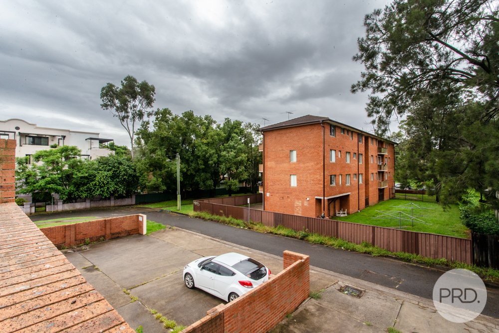 2/8 Bringelly Road KINGSWOOD 10