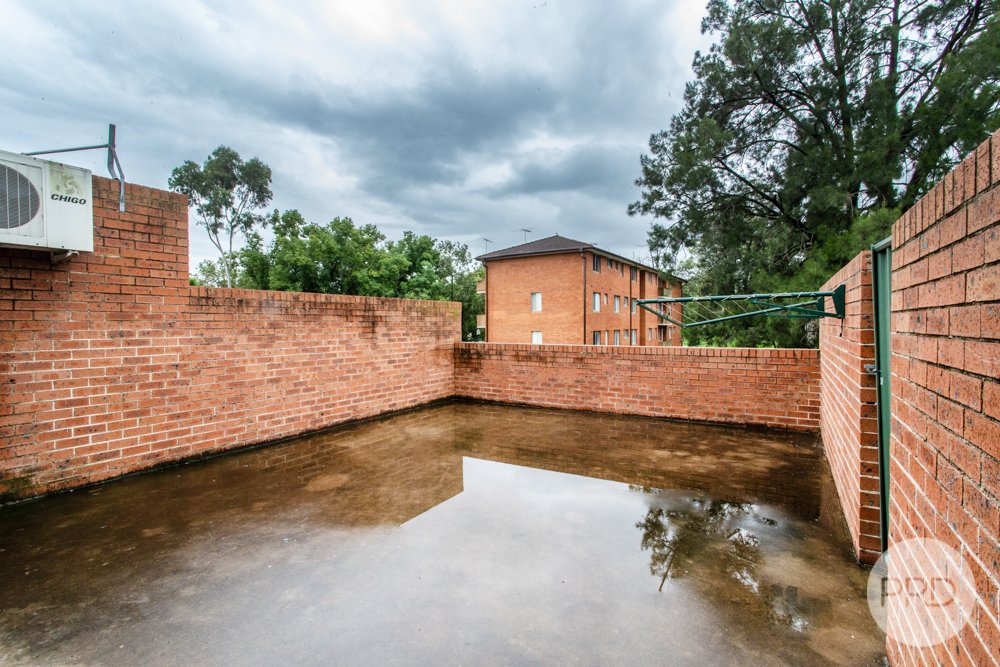2/8 Bringelly Road KINGSWOOD 11