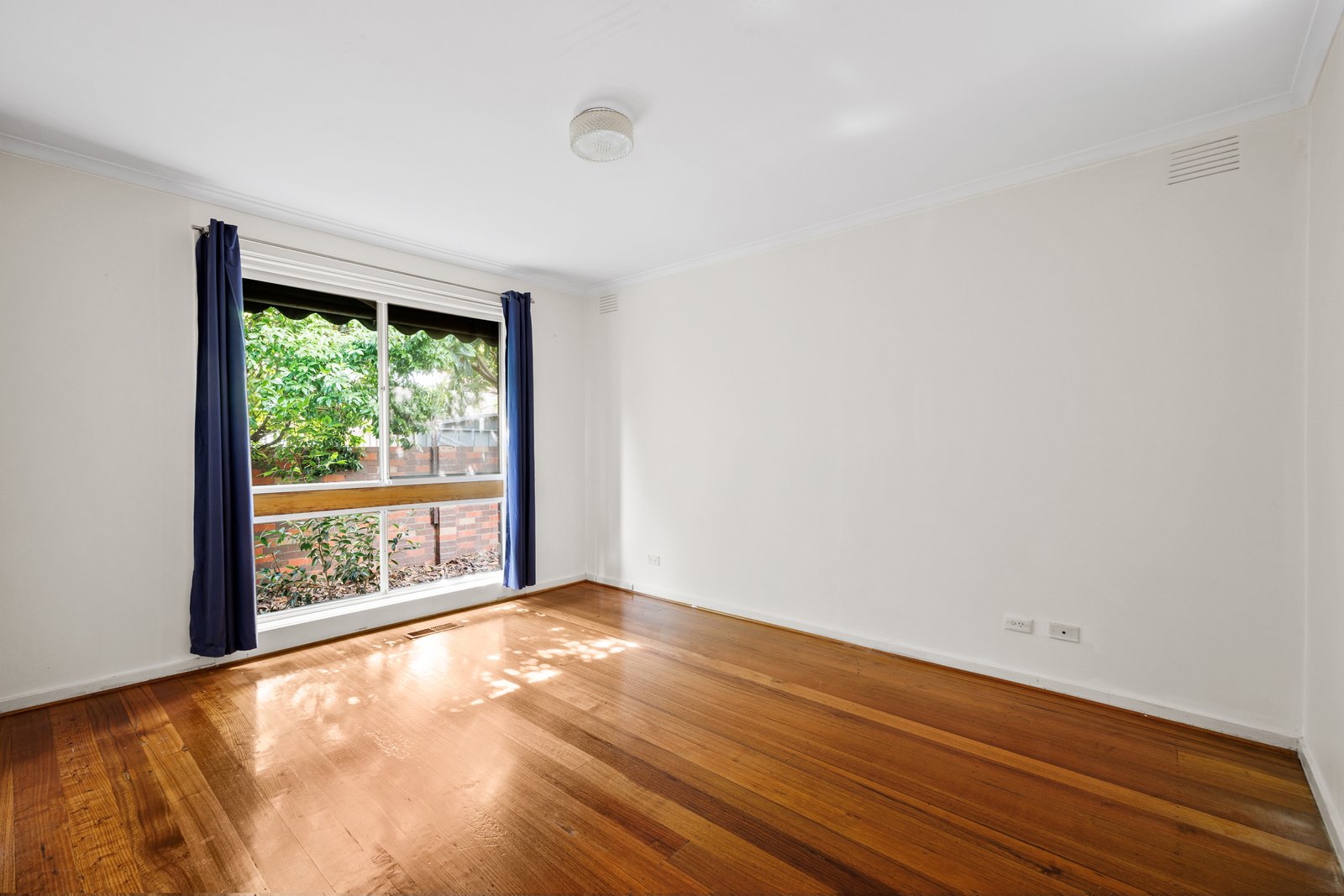 Real Estate and Property in 2/8 Byron Street, Carnegie, VIC