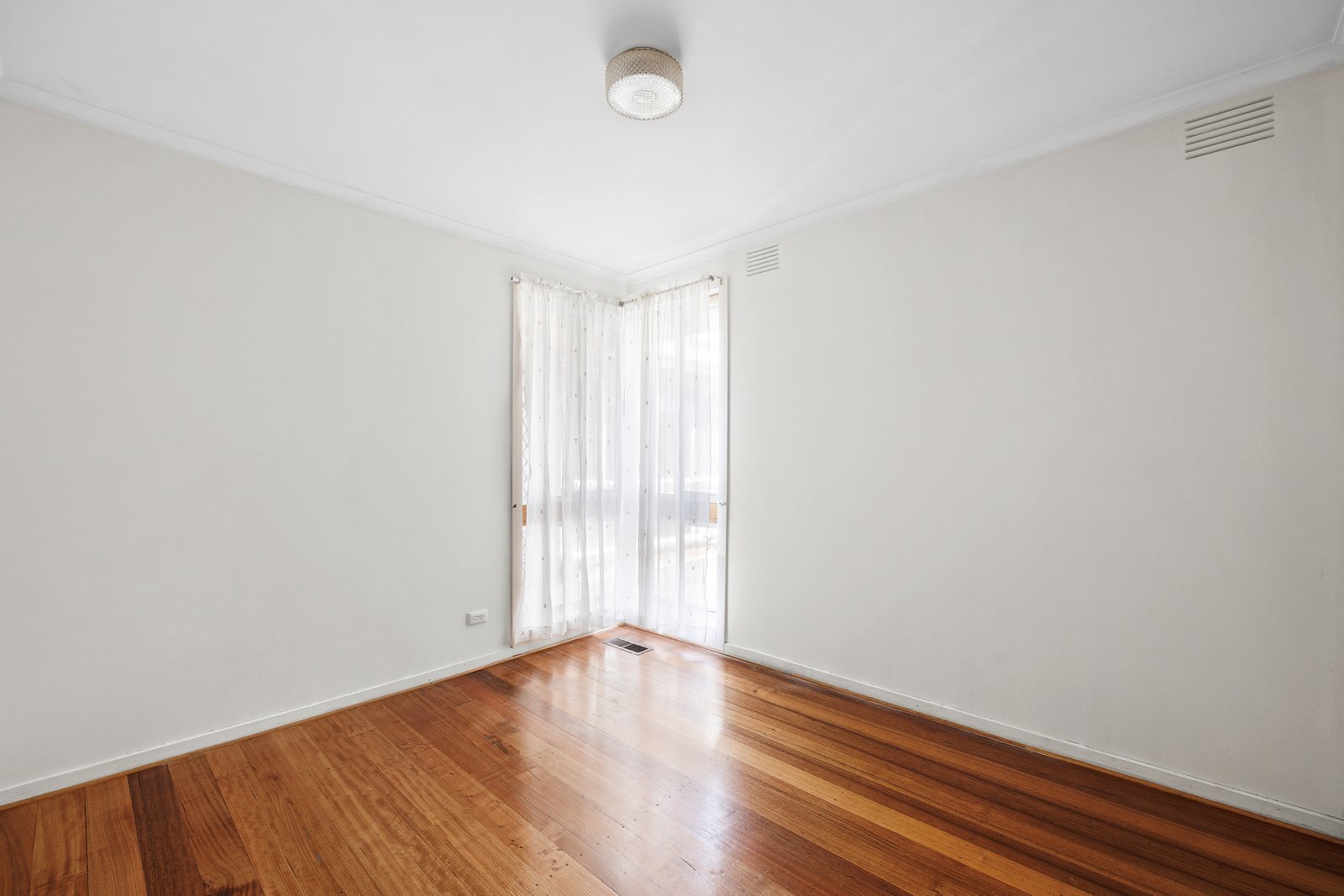 Real Estate and Property in 2/8 Byron Street, Carnegie, VIC