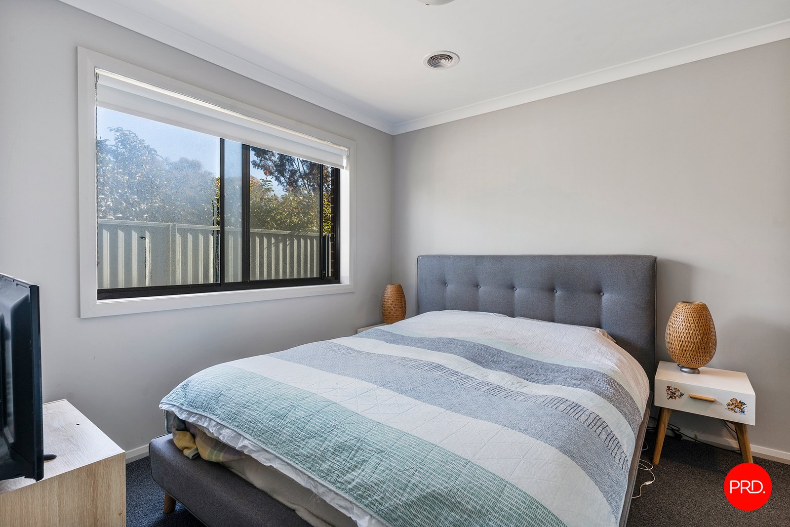 28 Camden Way STRATHFIELDSAYE 9