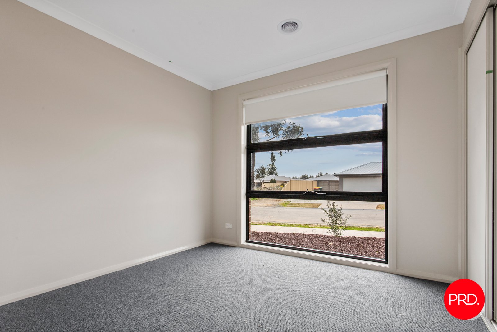 28 Camden Way STRATHFIELDSAYE 8