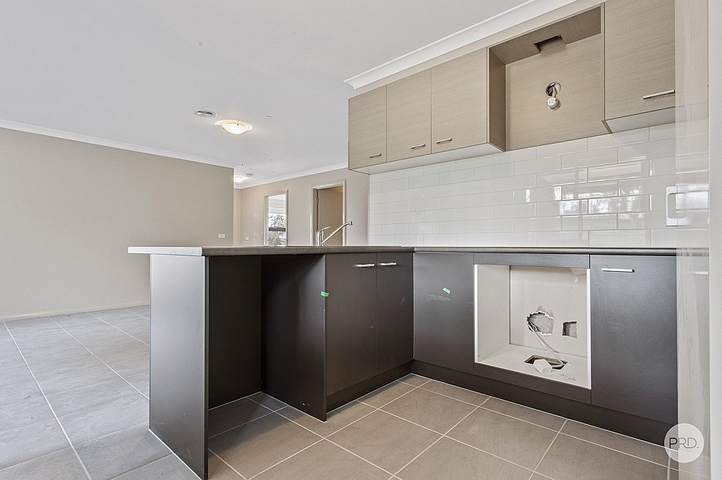 28 Camden Way STRATHFIELDSAYE 2