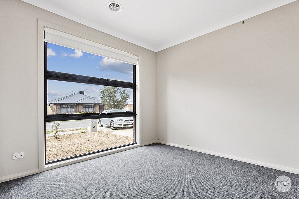 28 Camden Way STRATHFIELDSAYE 5