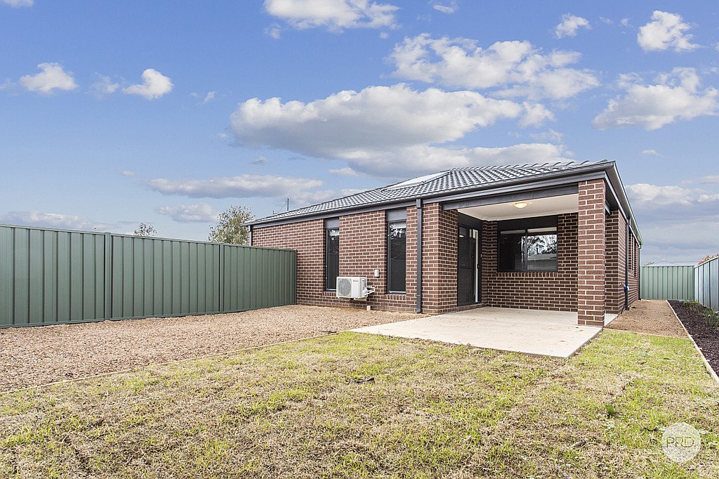 28 Camden Way STRATHFIELDSAYE 11